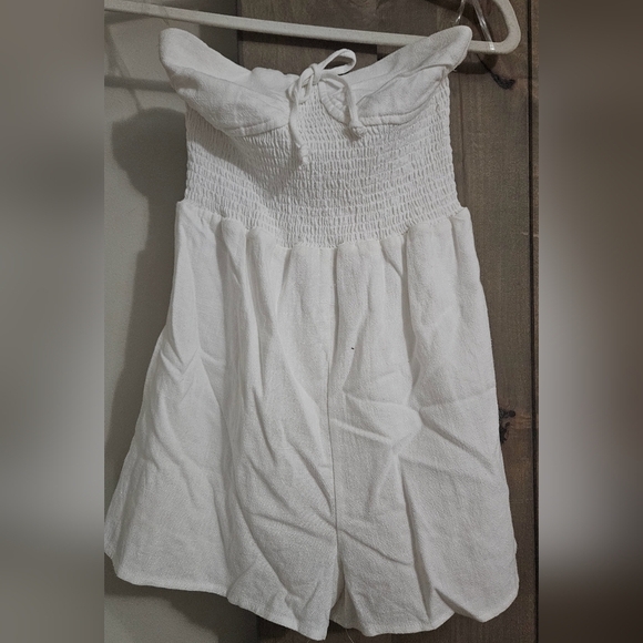 PACSUN LA Hearts Strapless Smocked Bodice Romper in white. Size XS NWT - Picture 12 of 15